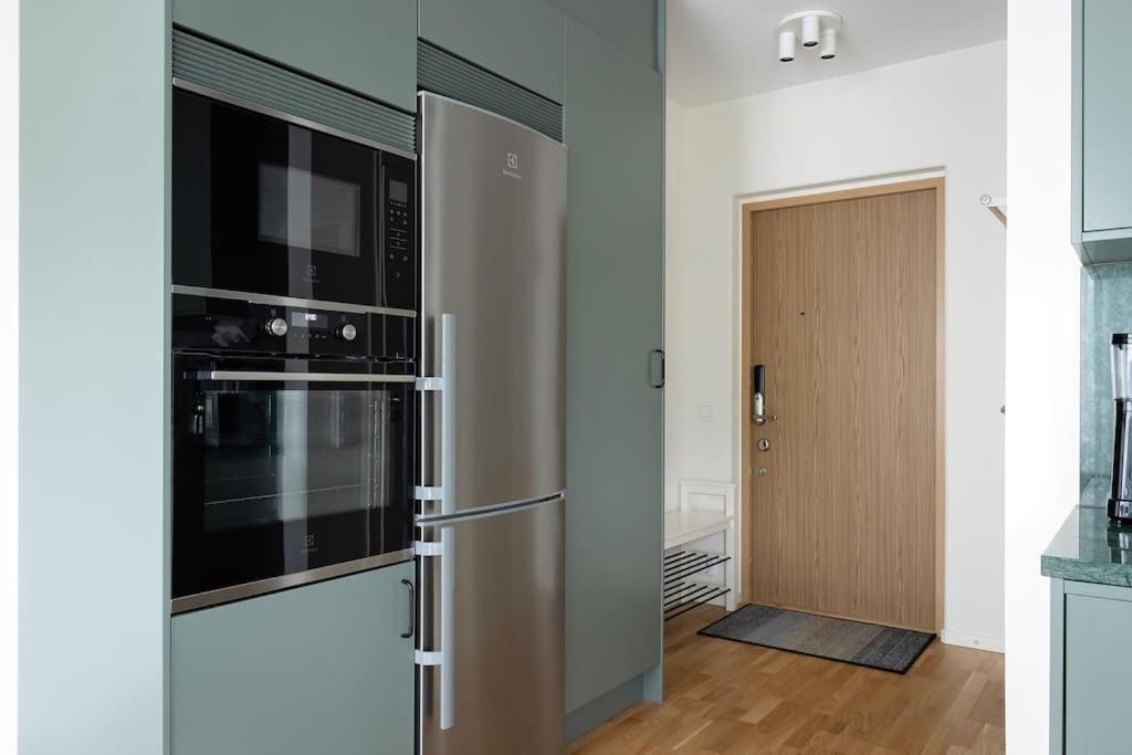 Appartamento Modern Elegance I Hagastaden Stoccolma Esterno foto